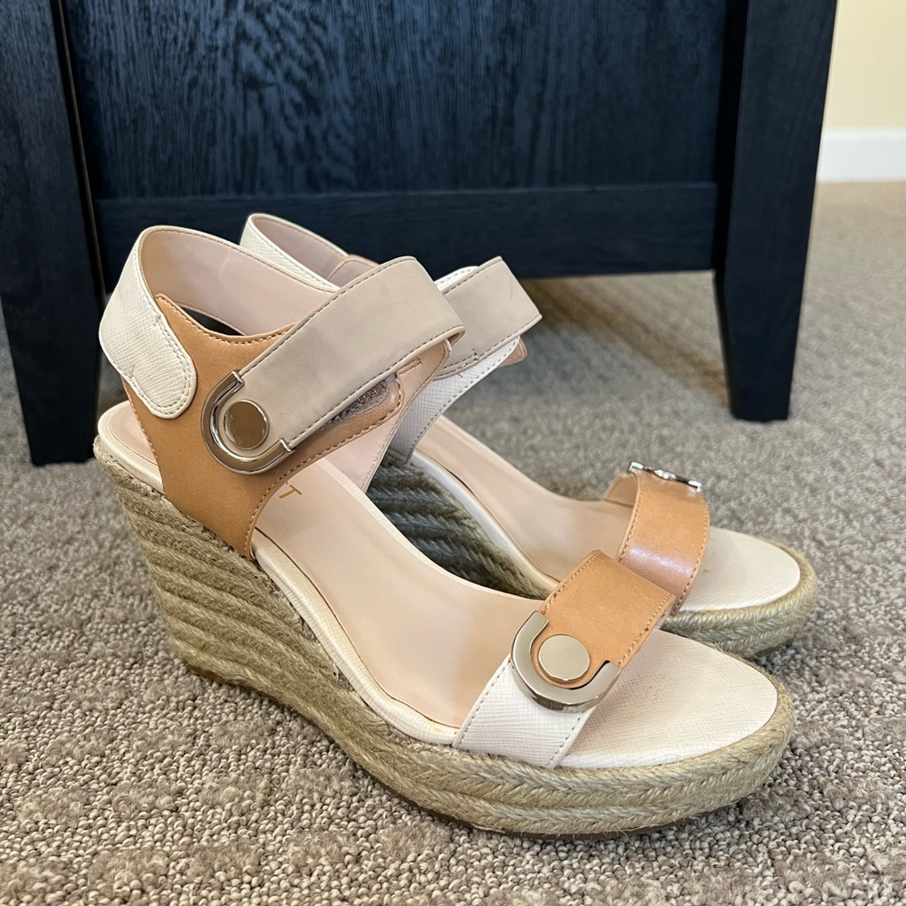 Nine West “Ezybrezyo” Platform Wedge Heels - beige